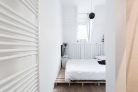 Tiny Scandinavian style bedroom in white