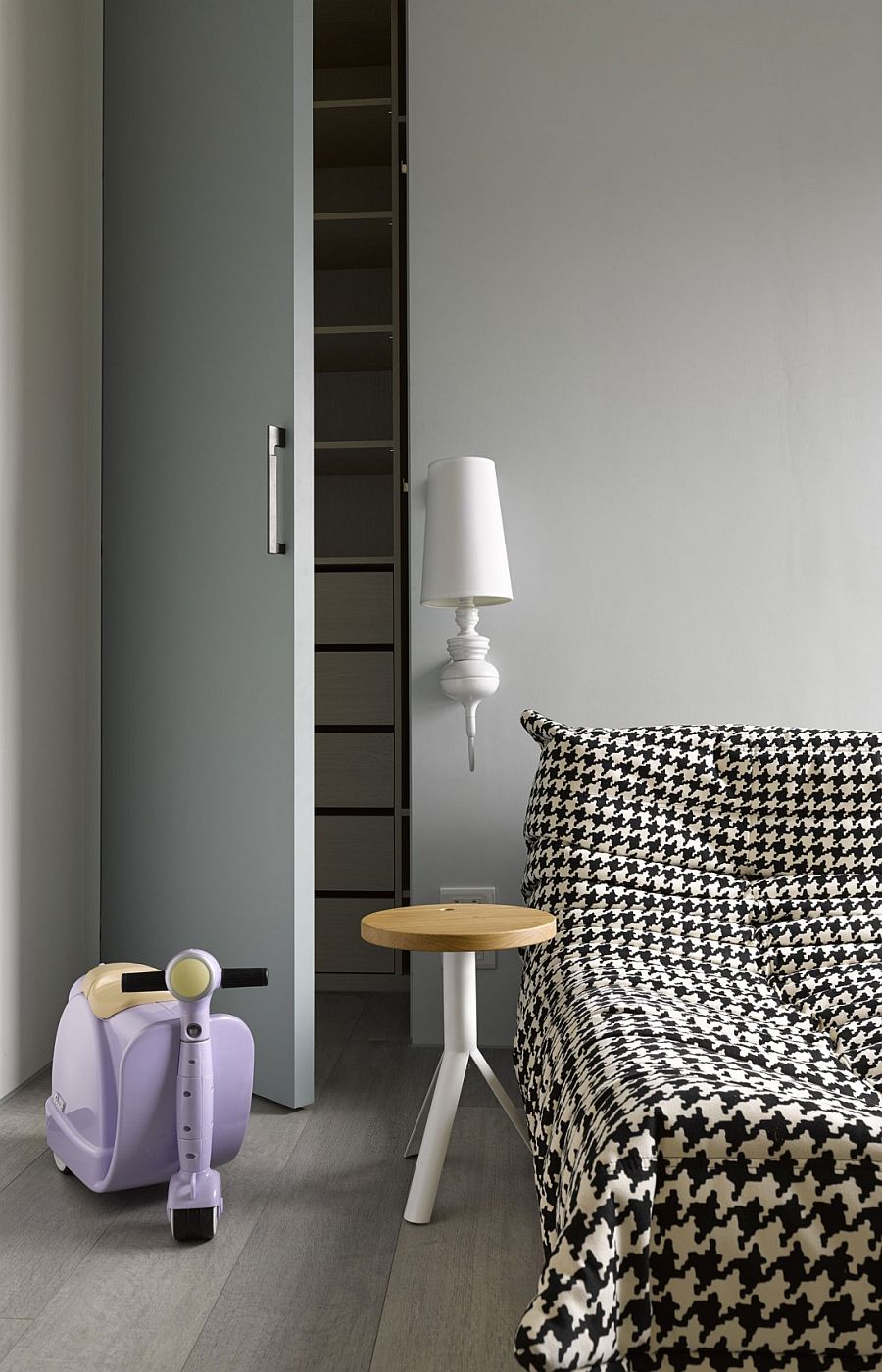 Modern minimal kids room decor idea.jpg