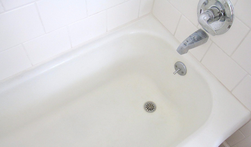 Clean bathtub with a gleam 002 How to Clean a Non Slip Bathtub