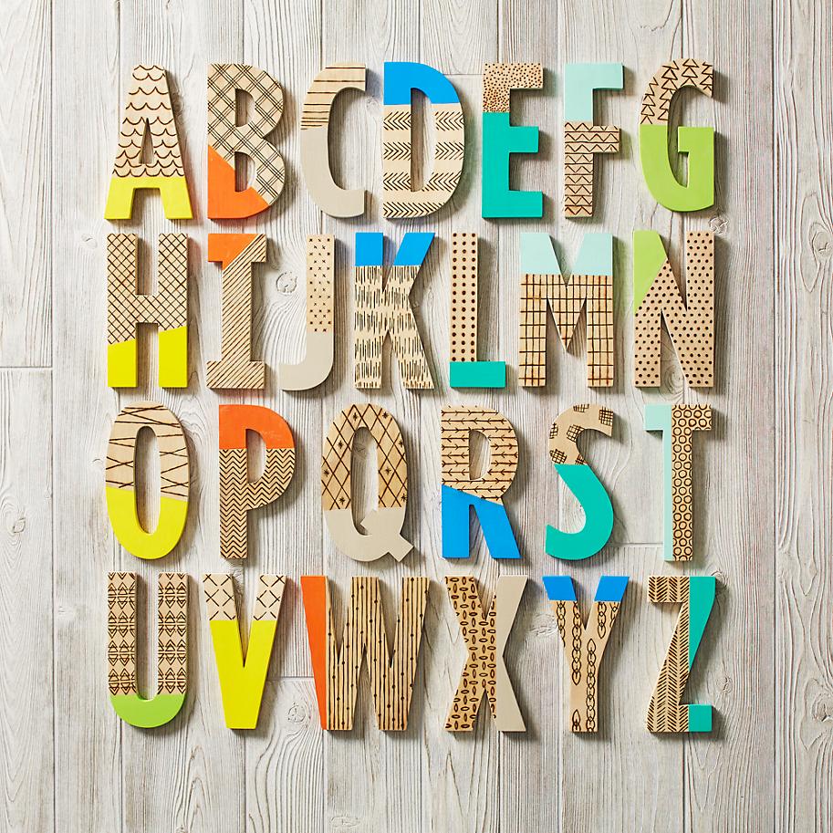 decorating-with-wooden-letters