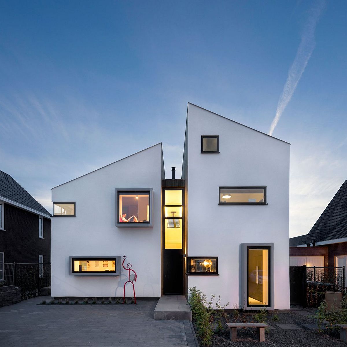 House Daasdonklaan: Traditional Dutch Design Meets Modern ...