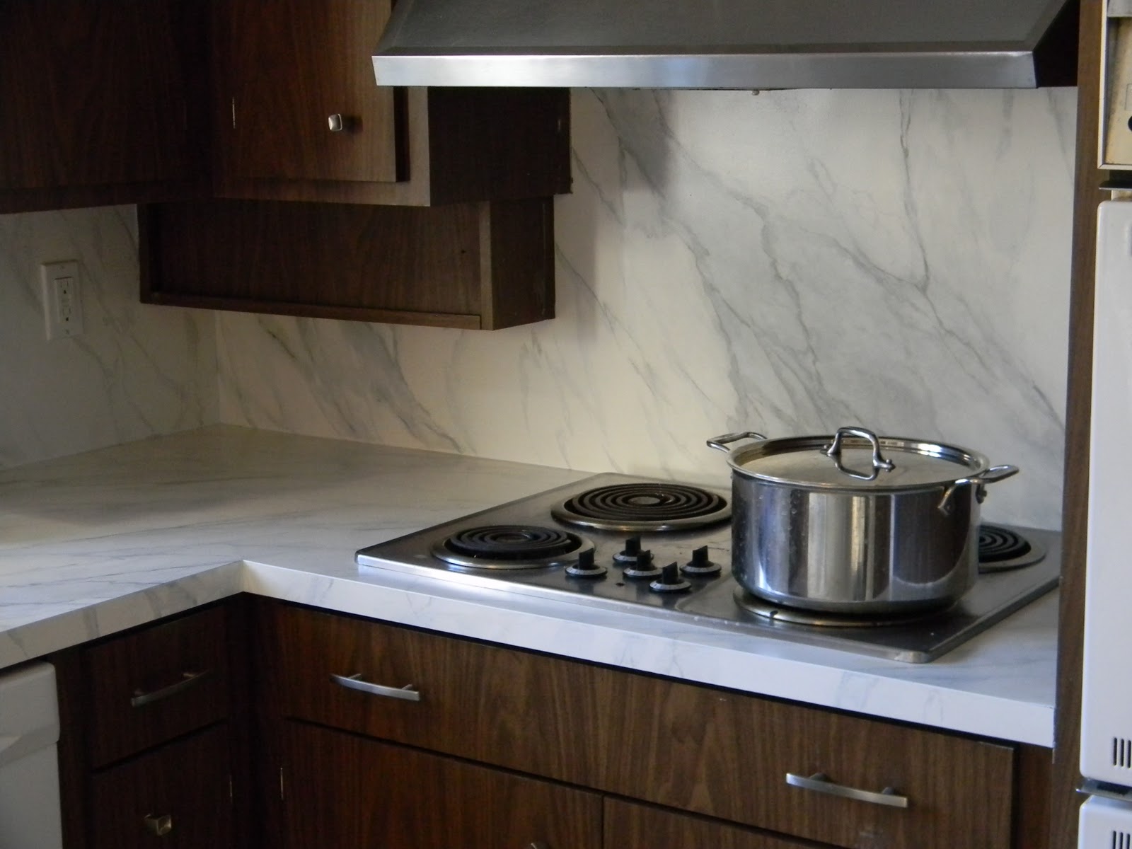 Diy budget kitchen updates. 7 budget backsplash projects diy ...