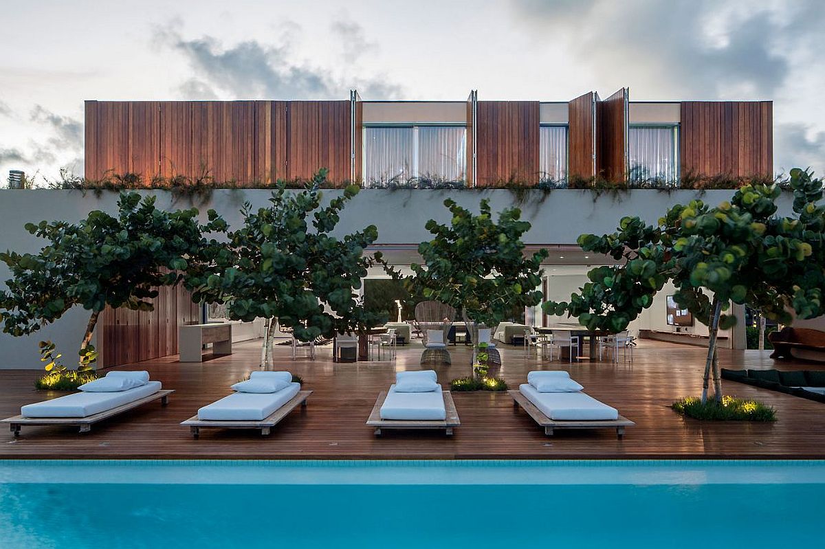 Synergy Between Nature and Design: Captivating Casa TM in Brazil
