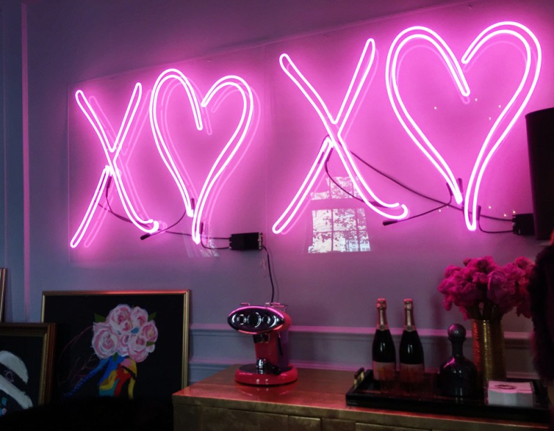 neon sign cool lights light signs room bedroom pink decor lighting xoxo designs romantic corner bright holiday daring shining kisses