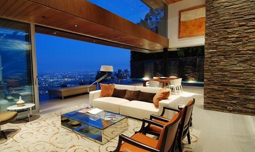 Stunning Views in Los Angeles at 8400 Grand View Drive