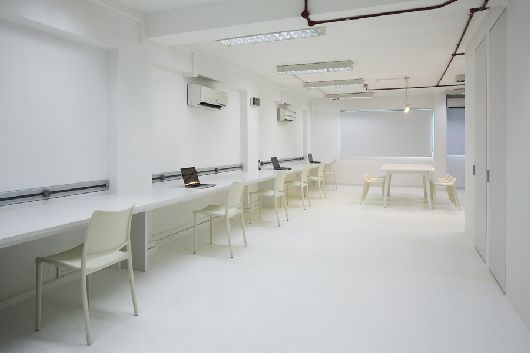 Flexible working space remodeled by Studio SKLIM 7