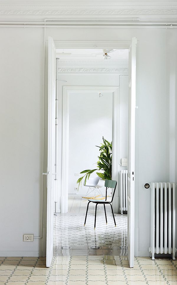 White Renovated Apartment in Barcelona 12