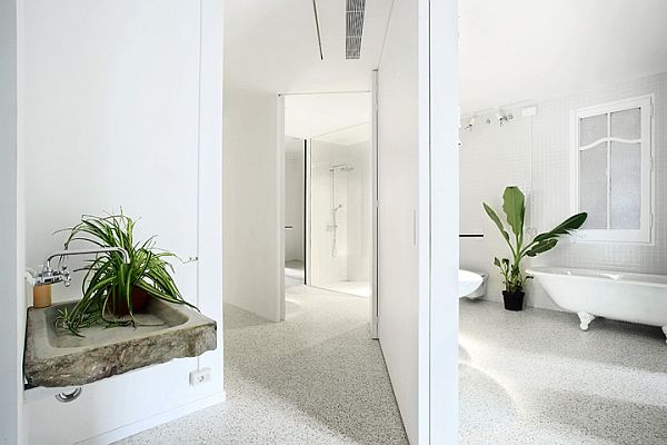 White-Renovated-Apartment-in-Barcelona-2