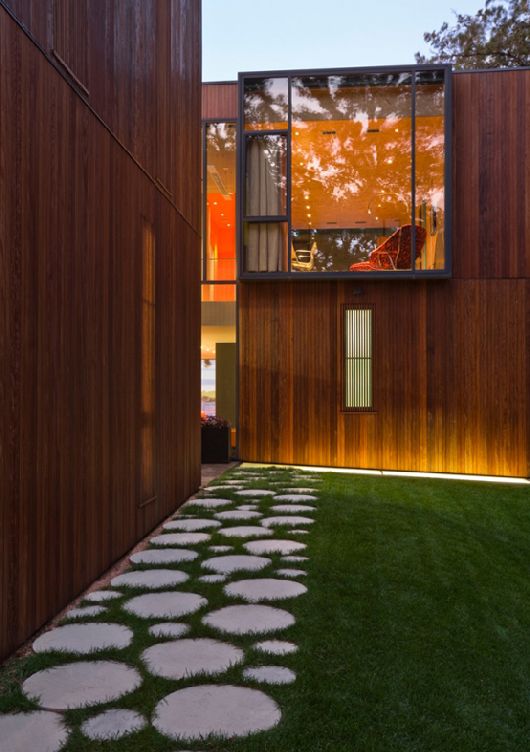 Modern Wooden House On Lake Okoboji 12