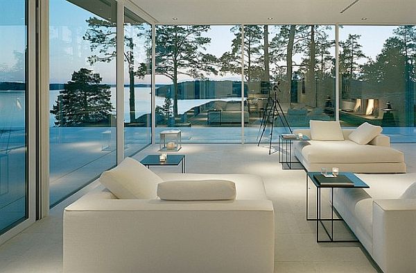 Stunning-Swedish-House-With-Lake-Views-4