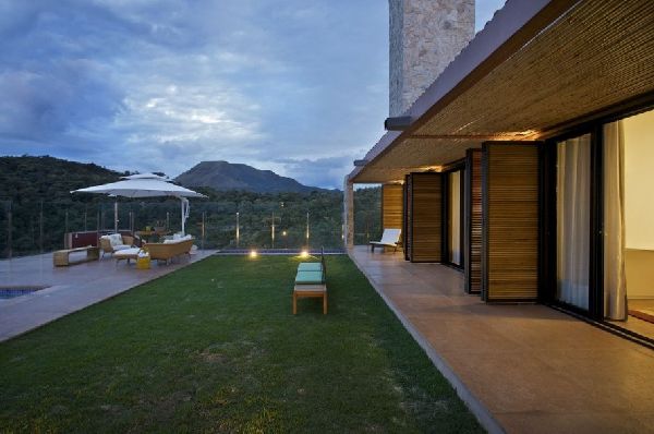 Weekend-Getaway-Mountain-House-in-Brazil-7