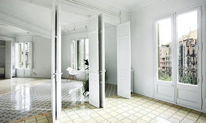 White Renovated Apartment in Barcelona 5