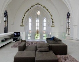 Gothic style meets minimalism - Residential Church XL