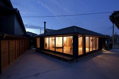 T House Residence 1 385x257 