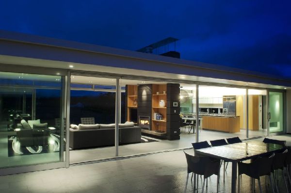 Dixon House by Stapleton Elliott 16