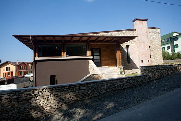 Stone House in Romania, Tektum 2