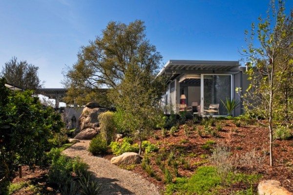 Ladera-Residence-by-Barton-Myers-Associates-10-600x400