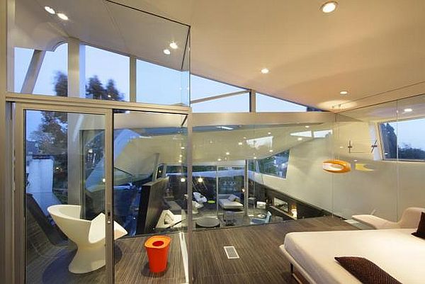 Undulating Residence in Venice Beach