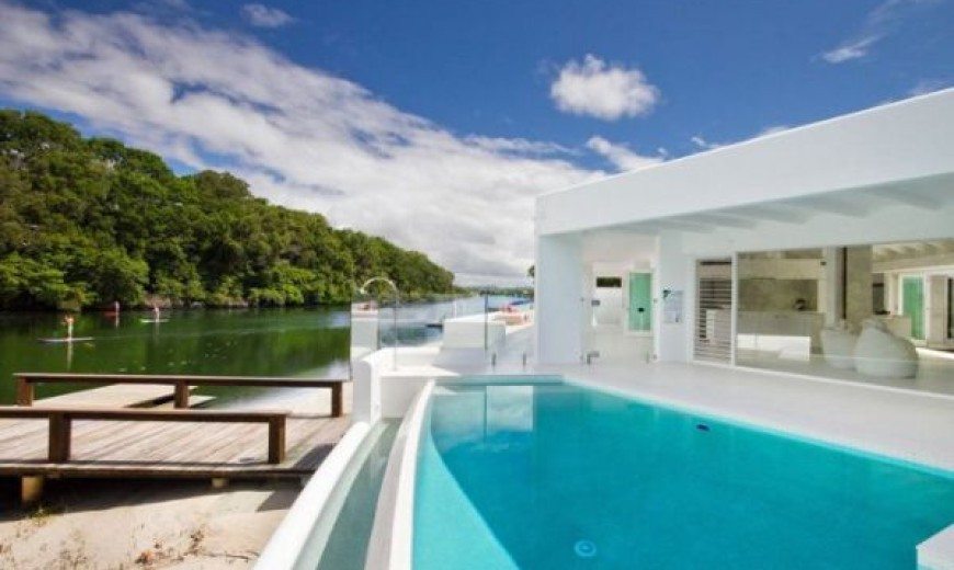 Breathtaking Holiday House on the Noosa River