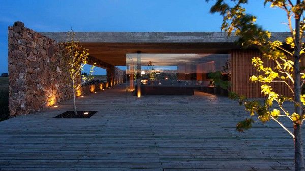 Punta-House-by-Marcio-Kogan-3