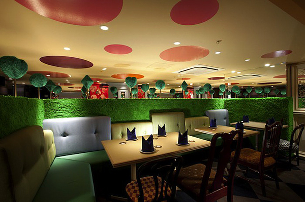 Alice in Wonderland Restaurant (5)