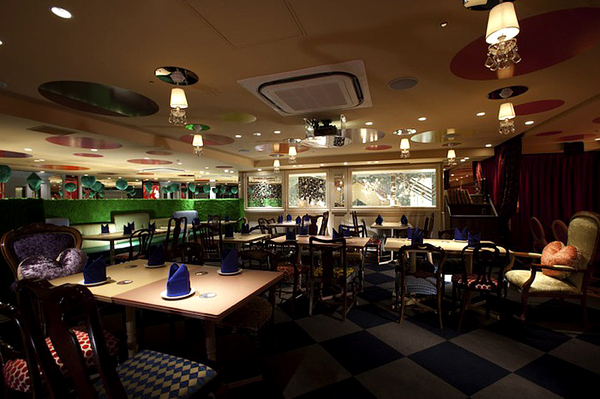 Alice in Wonderland Restaurant (6)