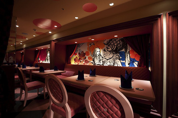 Alice in Wonderland Restaurant (8)