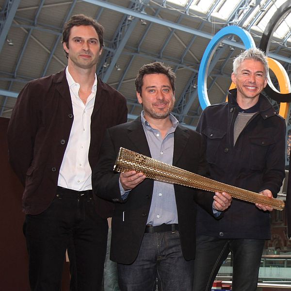 London 2012 offers first look at Olympic Torch design