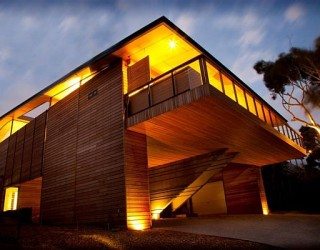Wooden Cottage on the Coast: Citriodora House by Seeley Architects
