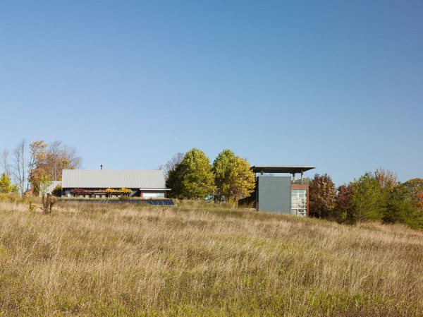 Green-Blais-Residence-by-Architects-Alliance-2