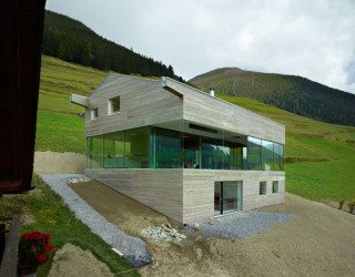 Fascinating glazed home with 360 views in Switzerland