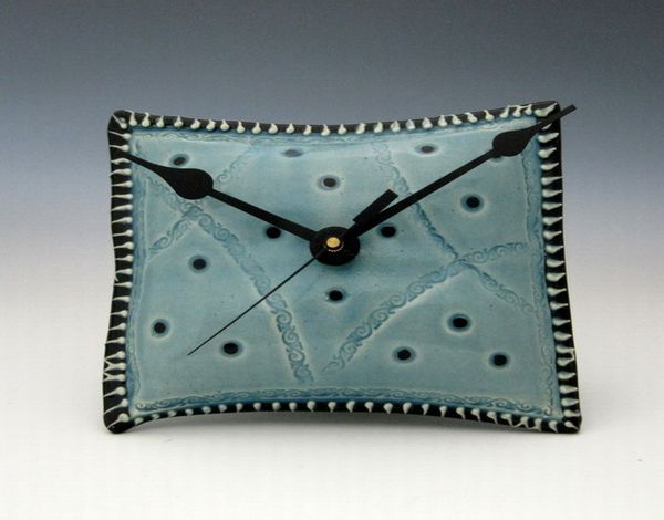 pillow_shaped_ceramic_wall_clock-2