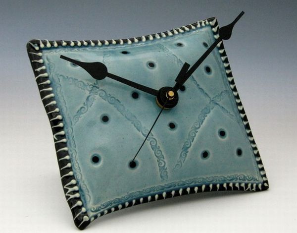 pillow_shaped_ceramic_wall_clock