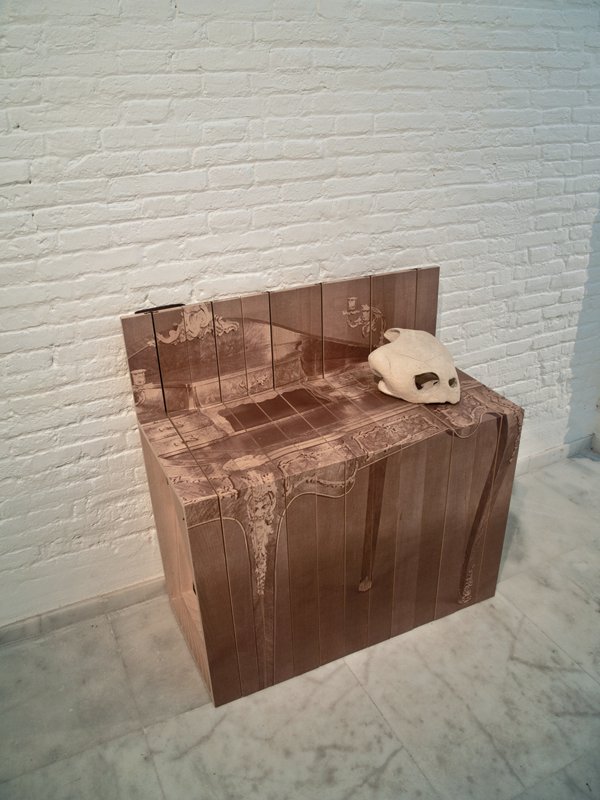 Exceptional-Folding-Chair-Transforms-Into-a-Side-Table-4