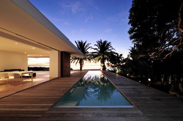 Impressive Modern Home in South Africa by Luis Mira Architects 3