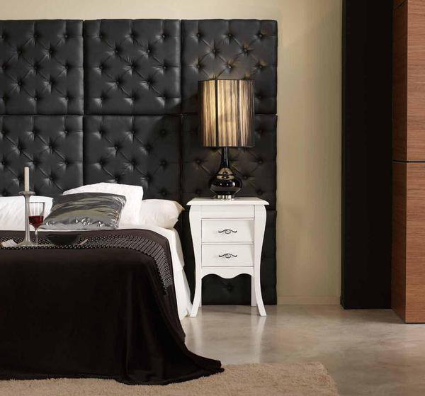 Chesterfield-Style Padded Wall Panels from Dreamwall 1