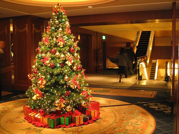 Christmas Tree Ideas: How to Decorate a Christmas Tree