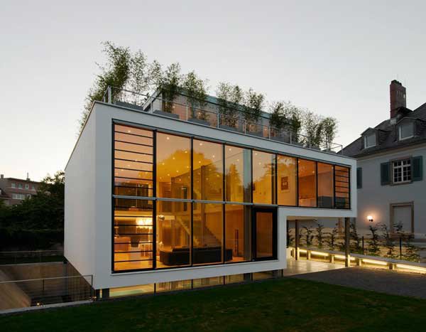 Four-Story-High-House-R-by-Architect-Roger-Christ-2
