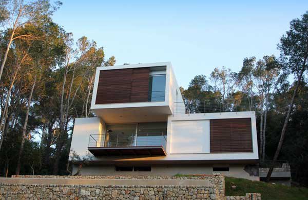 Mallorcan Residence Among Robust Pines and Holm Oaks 2