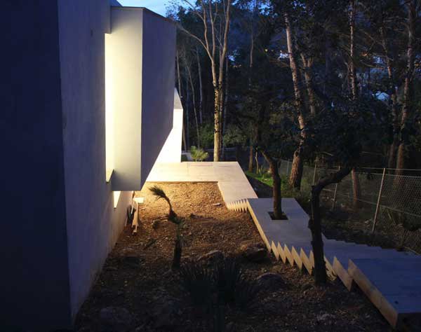 Mallorcan Residence Among Robust Pines and Holm Oaks 4