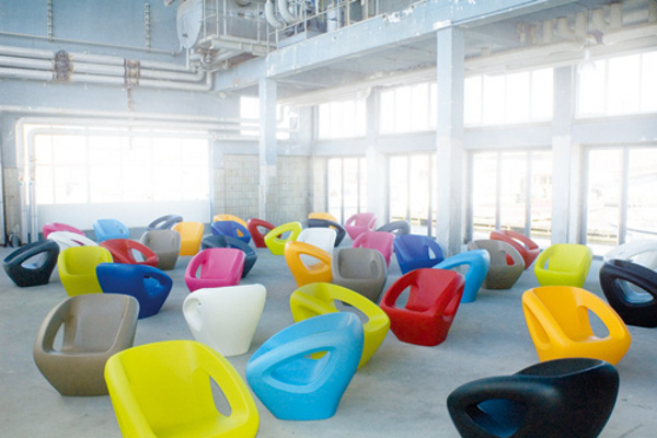 Modern Polyethylene Chairs by Lonc 1