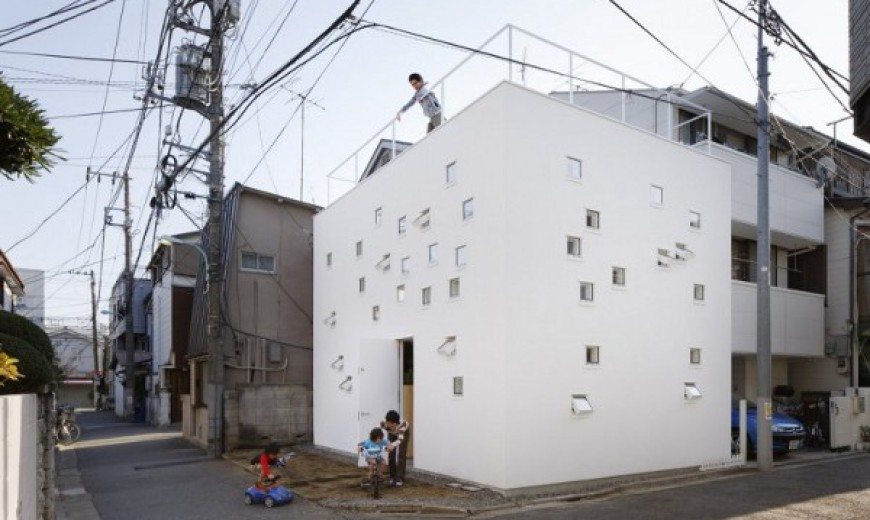 Tokyo’s Room Room House is a Perfect Urban Home