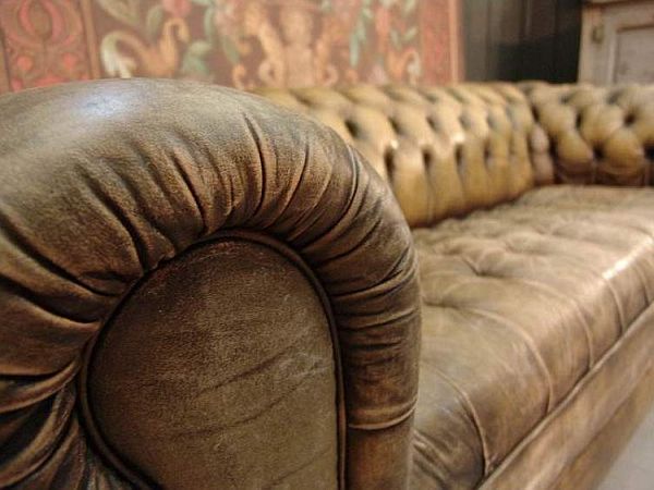 Vintage Style Leather Sofas Could Add