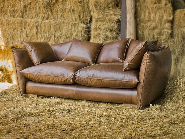 Vintage Style Leather Sofas Could Add to the Retro Look