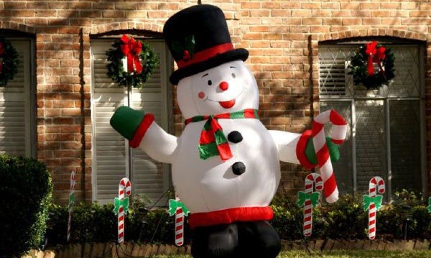 Outdoor Inflatable Decorations for the Christmas Season