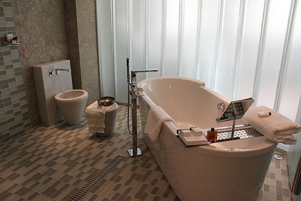 sleek modern bathroom