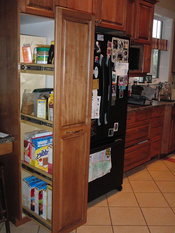 Kitchen Storage: Pull Out Pantry Shelves (DIY)