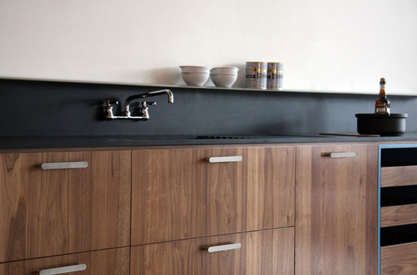 Backsplash-Shelf-With-Integrated-Knife-Block-from-Viola-Park-2