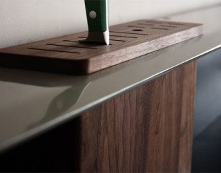 Backsplash Shelf With Integrated Knife Block Helps Spruce Up Kitchen Storage