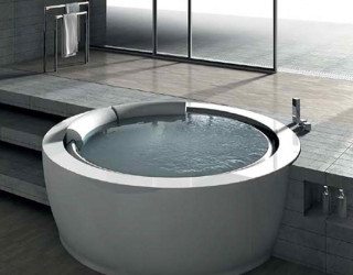 Unique Round Whirlpool Bathtub is Inviting